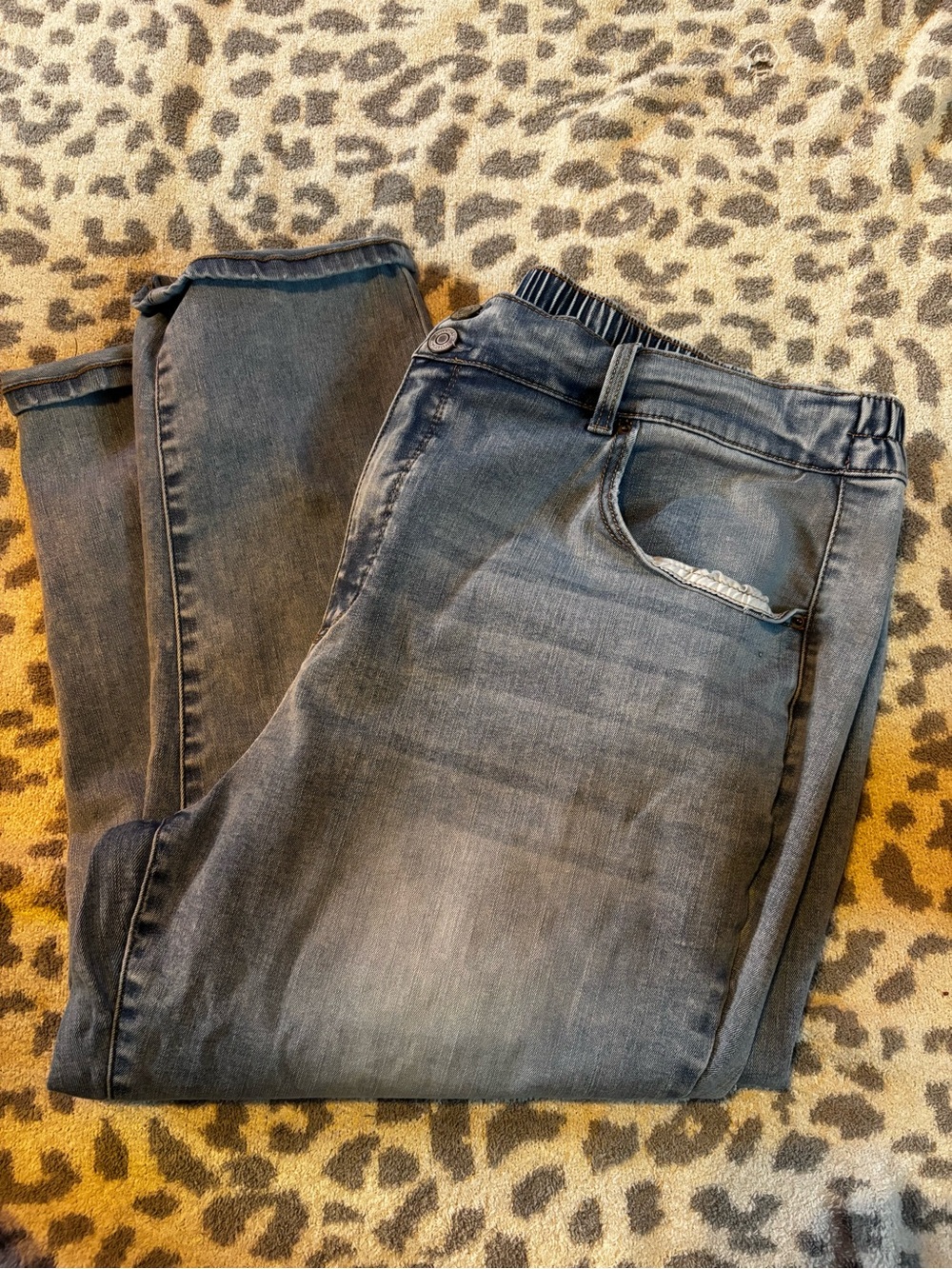 Terra & Sky Dark Gray Cropped Jeans - Washed Black-Gray